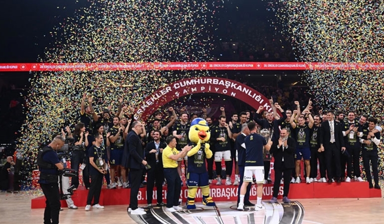 Basketbolda Cumhurbaşkanlığı Kupası Beşiktaş GAİN’i yenen Fenerbahçe Beko’nun