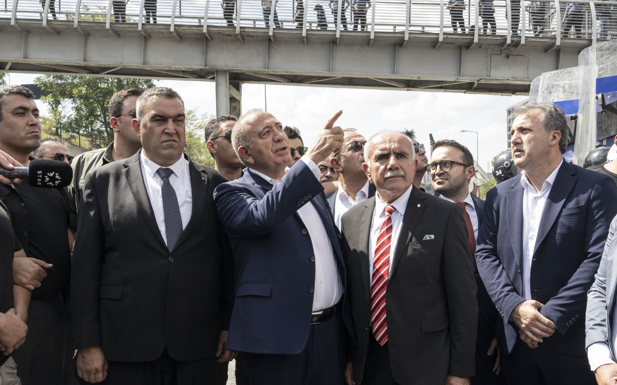 gursel-tekin-den-il-binasi-yaniti-genel-baskanimiz-nereyi-uygun-gorurse-her-yer-bizim