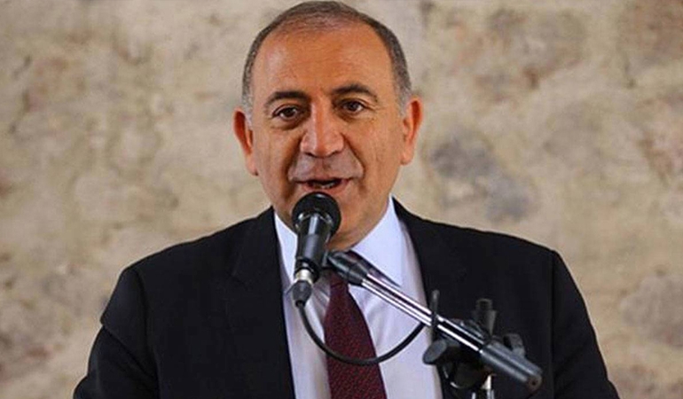 Gürsel Tekin: Beni zorlamayın