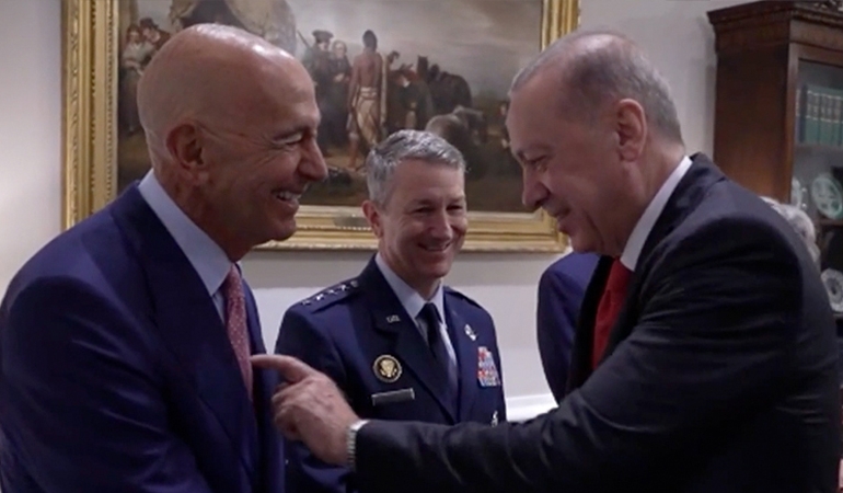 Erdoğan ve Tom Barrack arasında ‘kravat’ diyaloğu: Türkiye’den vereceğim