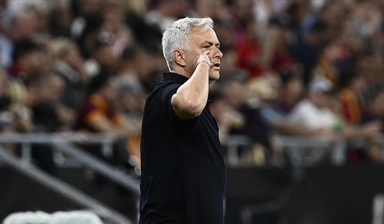 Jose Mourinho resmen Benfica’da… ‘Fenerbahçe’ye giderek hata yaptım’