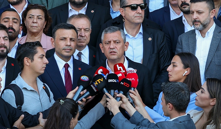 Özgür Özel’den, Erdoğan’a ‘Boeing alımı’ yanıtı: ‘Trump’a ayarı ver, seni karşılayıp elini sıkacağım’
