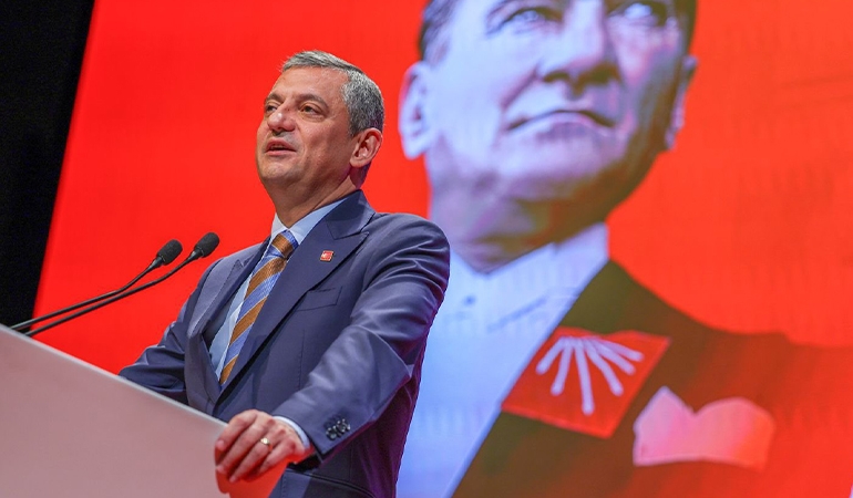 Özgür Özel’den ‘suç ortaklığı’ çıkışı: Erdoğan zambakla devir teslim mi yapacaktı?