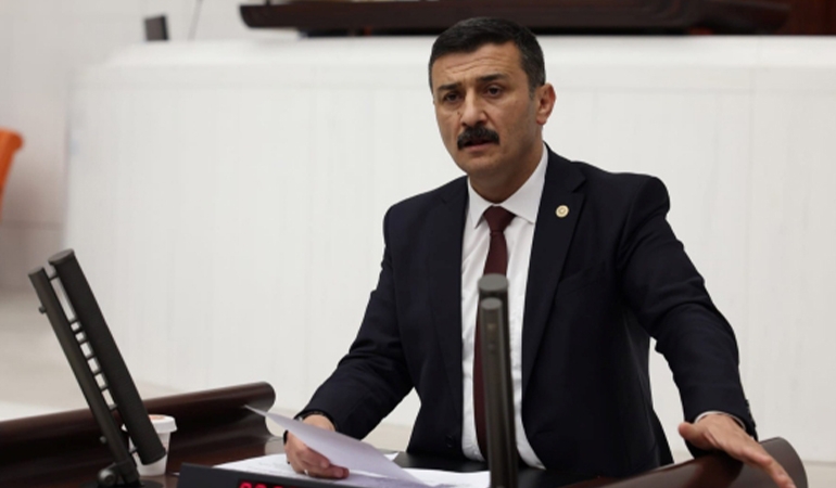 İYİ Partili Türkoğlu’ndan ‘komisyon’ çıkışı: Aziz milleti, terör sevicilerle muhatap ederseniz olacağı budur!