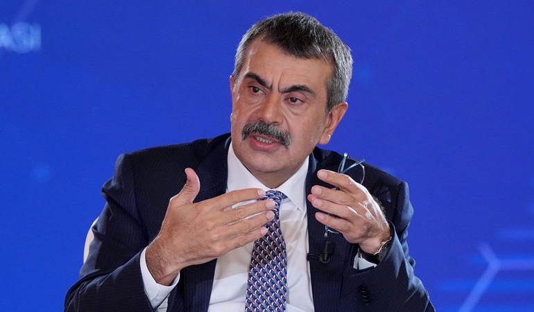 Yusuf Tekin’den ‘mülakat’ eleştirilerine yanıt: ‘Suç duyurusu’ çağrısı yaptı