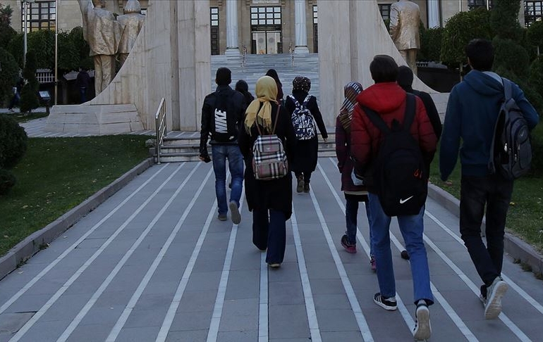 Sayıştay açıkladı: Yabancı uyruklu öğrencilerin hangi şartlarla kabul edildiği belli değil