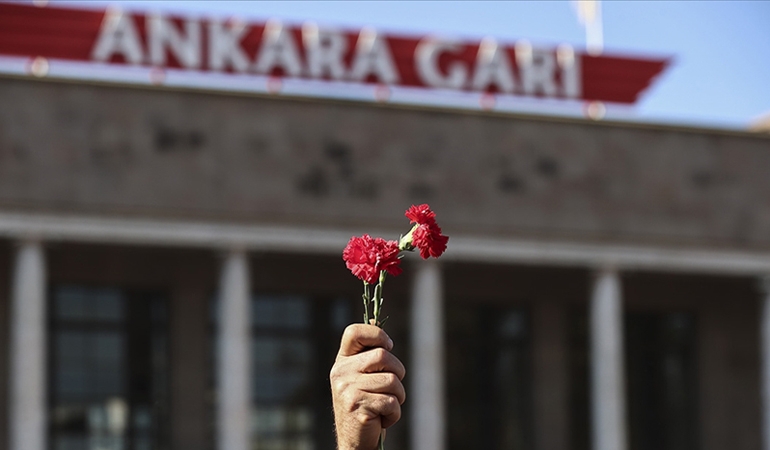 Ankara gar katliamında hayatını kaybedenler anıldı