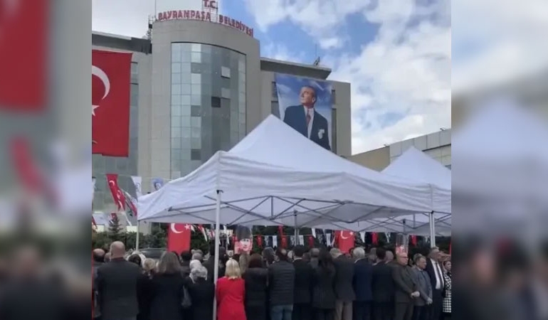 AKP’li Bayrampaşa Belediye Başkanvekili Akın’a 29 Ekim töreninde protesto