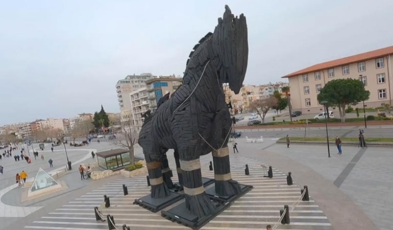 Çanakkale’de LGBTİ etkinlikleri yasaklandı