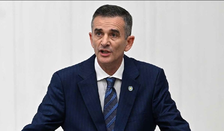 Ümit Dikbayır, CHP’den istifa etti