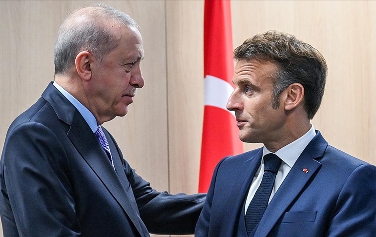 Erdoğan, Mısır’da Macron ile görüştü
