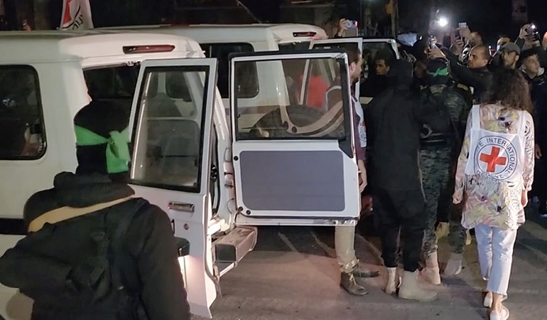 İsrail ordusu, Gazze’deki 4 İsrailli esirin cesedini teslim aldığını duyurdu