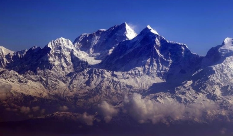 Everest Dağı’nda kar fırtınası: 1000 kişi mahsur kaldı!