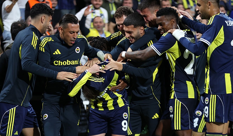 Fenerbahçe, UEFA Avrupa Ligi’nde ilk puanlarını aldı