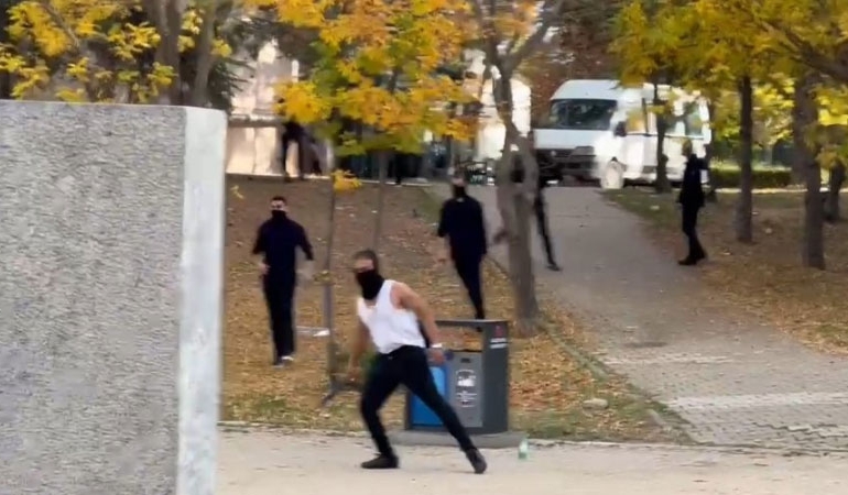Hacettepe Üniversitesi’nde kar maskeli grup palalarla saldırdı: Yaralı ve gözaltılar var