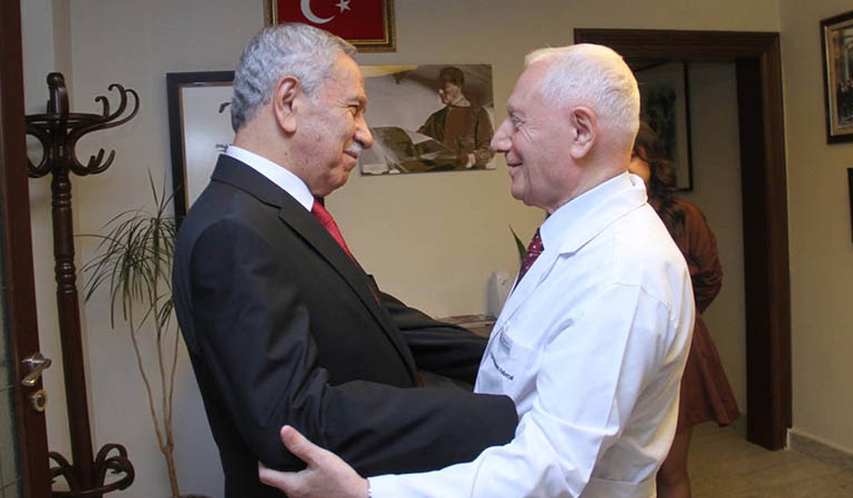 Ergenekon’a ‘Türkiye’nin bağırsak temizliği’ demişti… Bülent Arınç’tan ‘Mehmet Haberal’ açıklaması: ‘Yaşamı gasbedildi’