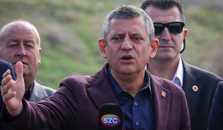 Özgür Özel, CHP İl Kongrelerinin iptalini isteyen Lütfü Savaş’a sert çıktı