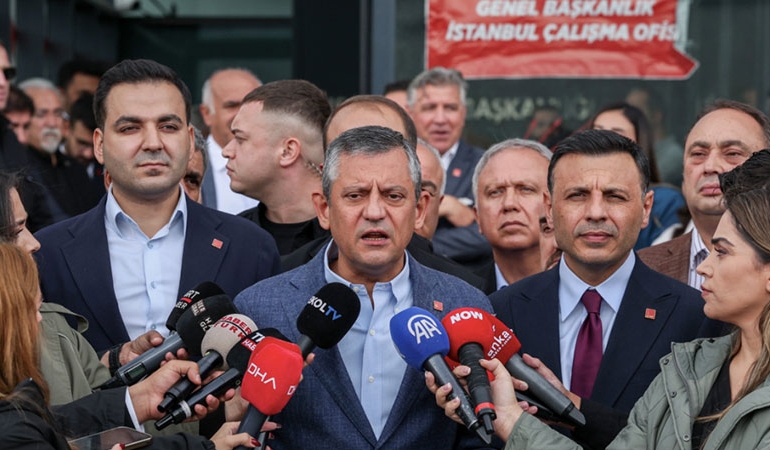 Özgür Özel’den Erdoğan’a ‘Trump’ göndermesi: ‘Meşruiyet kazandırmamızı kimse beklemesin’