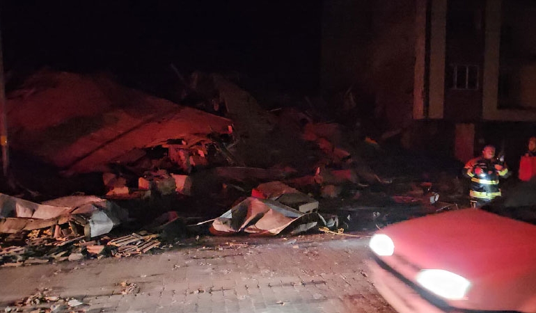 Balıkesir Sındırgı’da 6,1 büyüklüğünde deprem: İstanbul, İzmir ve birçok şehirde hissedildi