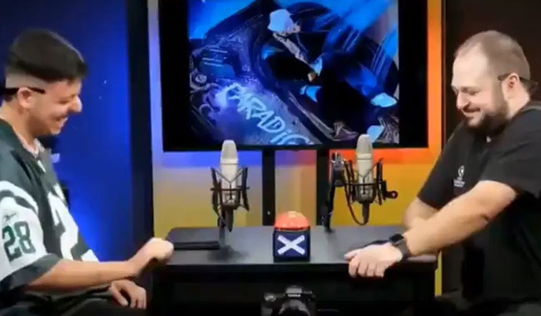 ‘Soğuk Savaş’ sunucusu Boğaç Soydemir ve konuğu tahliye edildi