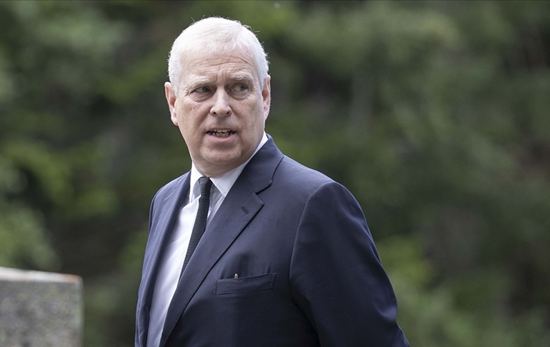 İngiltere Kralı Charles, kardeşi Prens Andrew’un ünvanlarını geri aldı