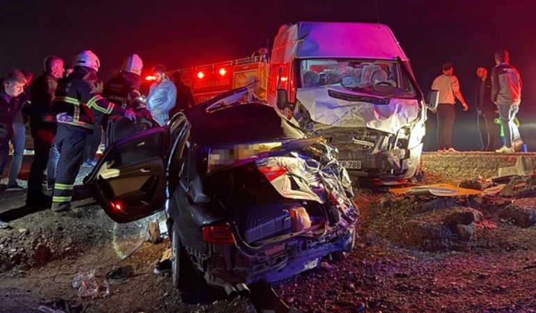 Diyarbakır’da zincirleme trafik kazası: Çok sayıda ölü ve yaralı