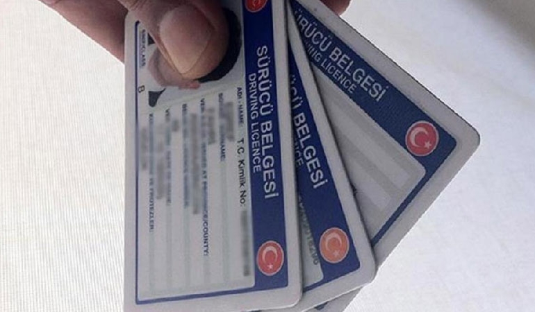 Eski tip ehliyetlerin geçerliliği sona erdi: İşte yenilemeyenlerin sayısı
