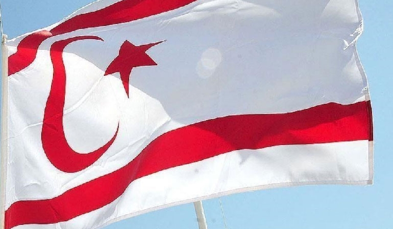KKTC’den Rumların sınırda bayrak yakma eylemlerine tepki