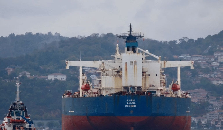 Karadeniz’de 2 ayrı tanker gemisinde patlama: Bakan Uraloğlu’ndan açıklama geldi!