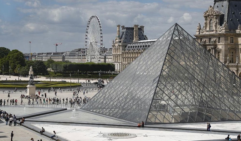 louvre