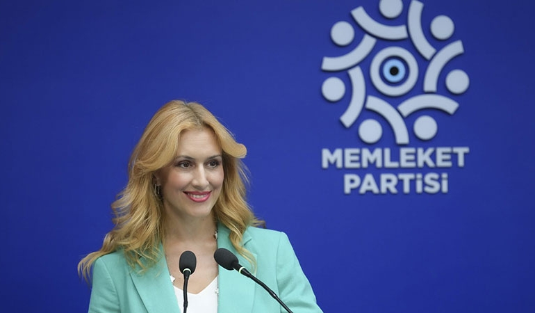 İpek Özkal Sayan İyi Parti’ye mi katılıyor?