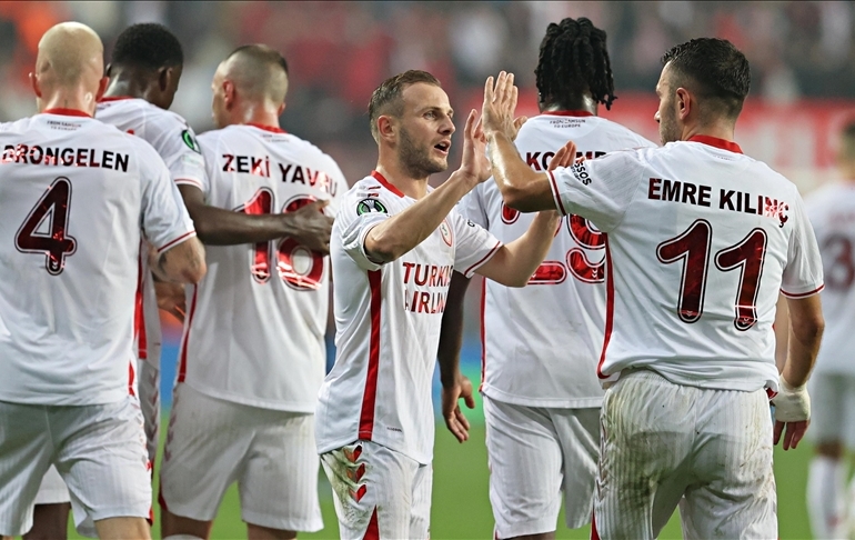 Samsunspor, Konferans Ligi’nde nağmalup liderliğe oturdu