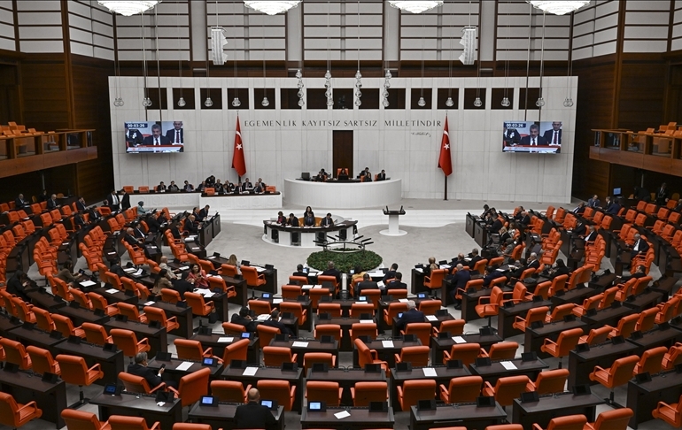 Muhalefetin tepki gösterdiği vakıflar kanunu kabul edildi
