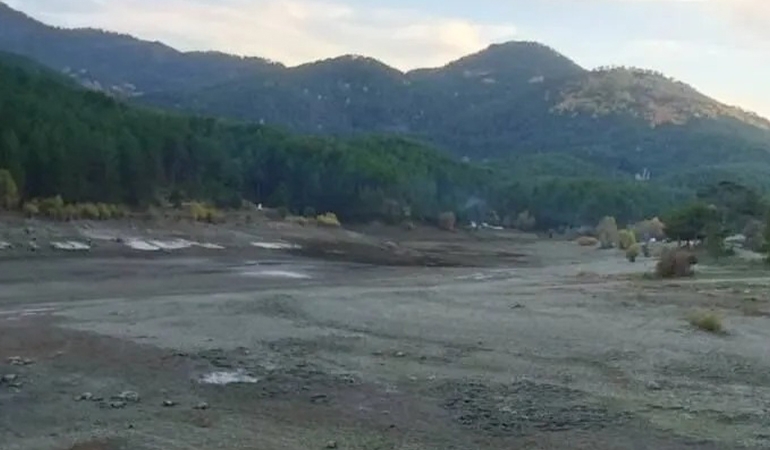 Uşak’ta gölet kurudu, su 18 saat kesik… ‘Maden 20 yıldır 1 TL ödemiyor!’