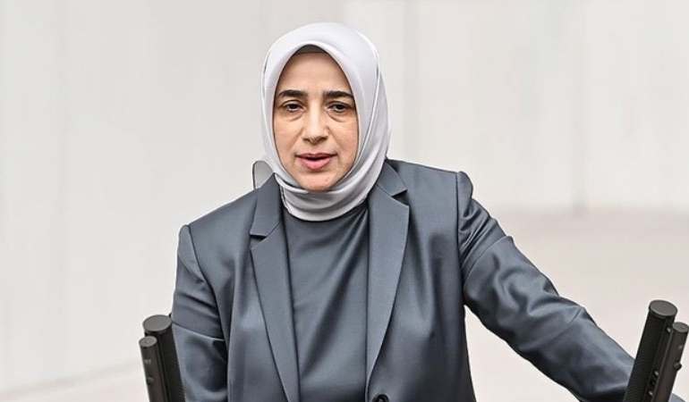 AKP’li Özlem Zengin’den ‘mülakatsız işe alım’ sorusuna yanıt: ‘Utanmıyoruz, gurur duyuyoruz’