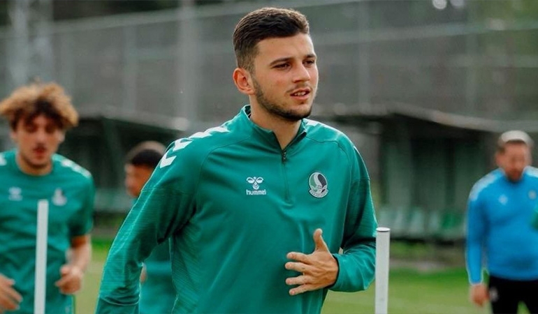 Sakaryasporlu futbolcu Abdurrahman Bayram teslim oldu