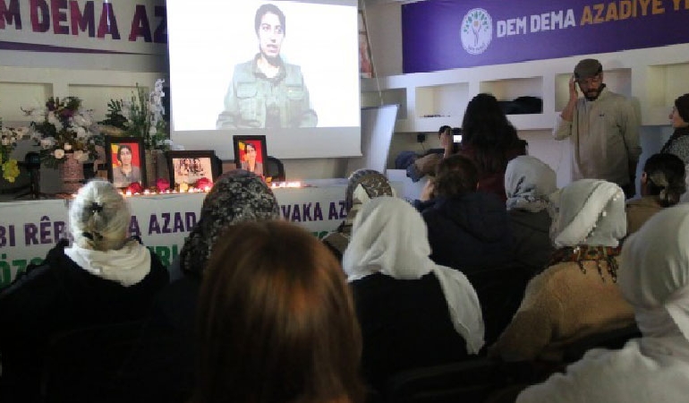 DEM Parti PKK’lı teröristler için ‘anma’ düzenledi, ‘saygı duruşu’nda bulundu
