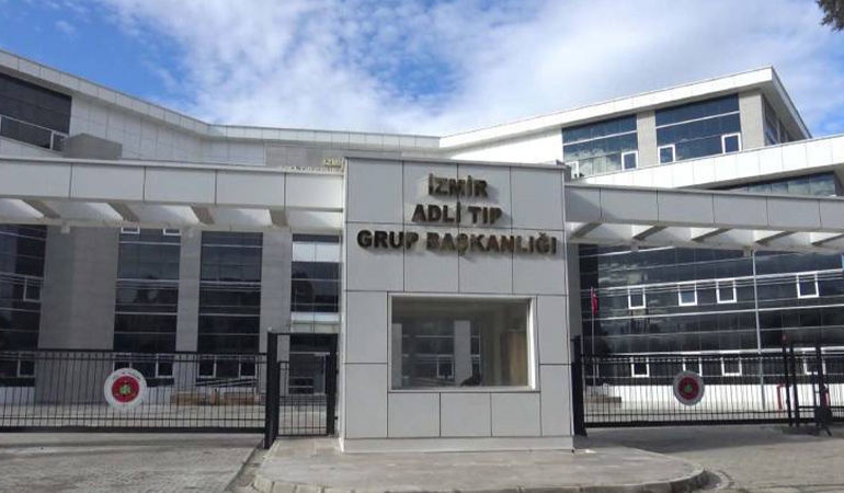 İzmir’de denizde erkek cesedi bulundu