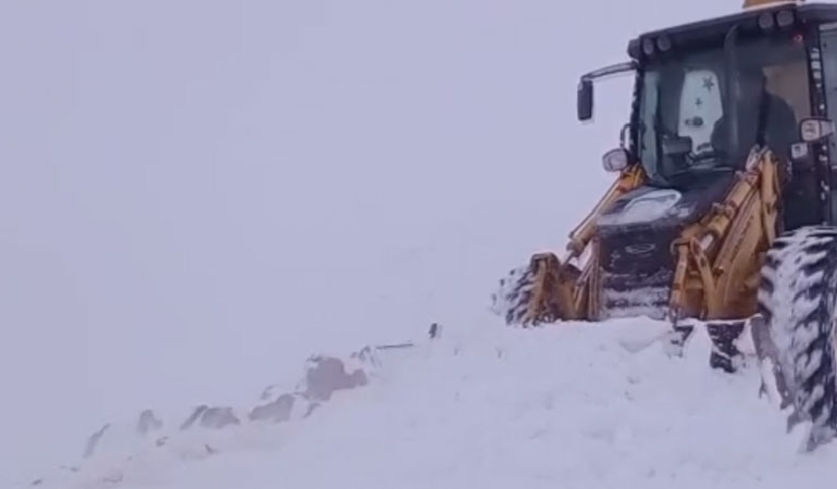 Kars’ta 41 köy yolu ulaşıma kapandı