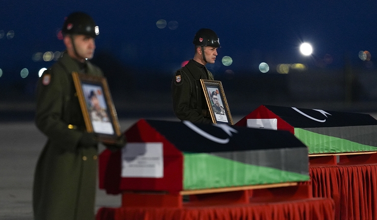 Düşen uçaktaki Libya heyeti için tören