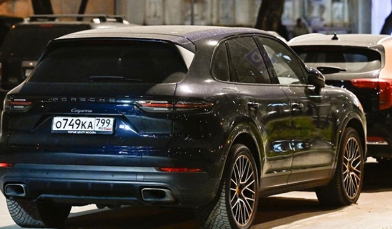 Rusya’da yüzlerce Porsche sahibi araçlarını çalıştırmakta sorun yaşadı