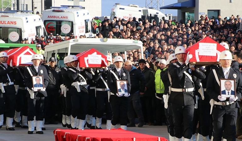 Yalova’da şehit polislere acı veda