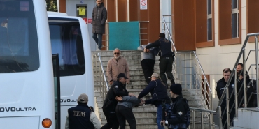 Yalova'da terör örgütü DEAŞ'a yönelik operasyonda yakalanan 25 şüpheli adliyede