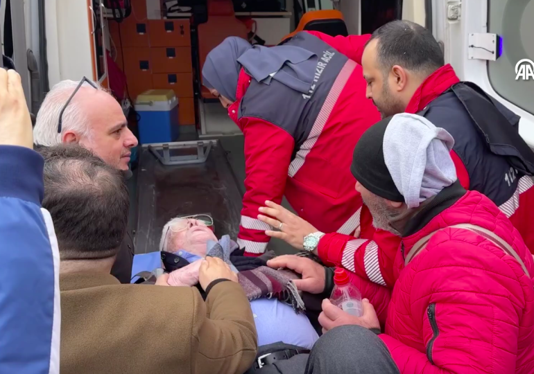 Haldun Dormen’in cenazesinde korkutan anlar: İzzet Günay fenalaştı