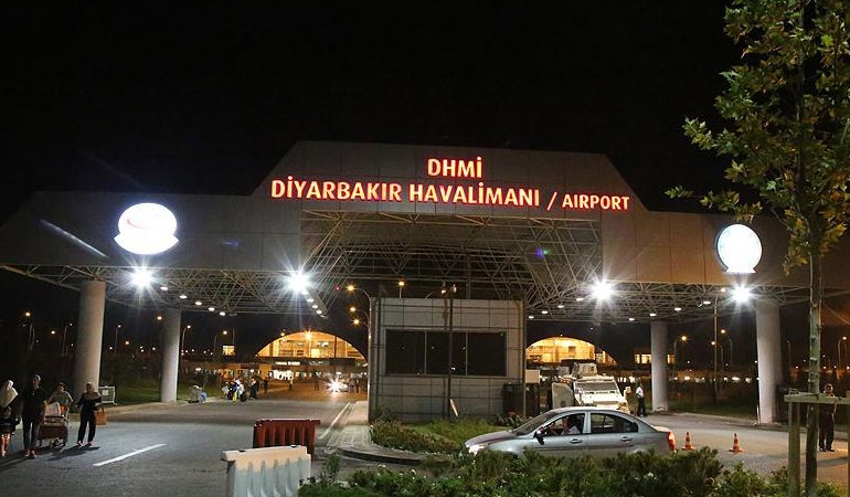 Diyarbakır’da uçuşlar iptal edildi