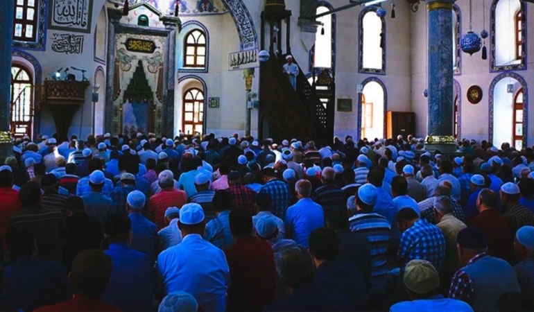 Diyanet’ten ‘akran zorbalığı’ hutbesi: ‘Uyuşturucu kullanmayı marifet sayan bu anlayış…’