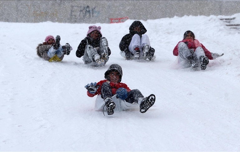 Bazı illerde kar nedeniyle eğitime ara
