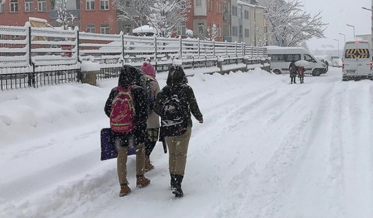 Eğitime kar engeli: İşte okulların tatil edildiği il ve ilçeler…