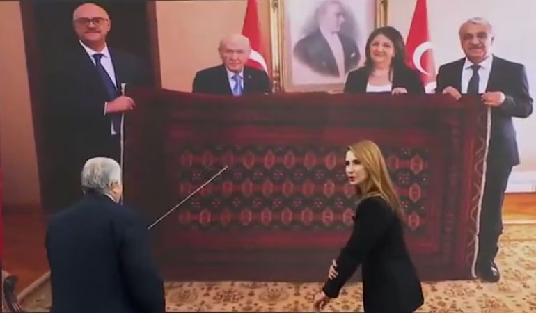 Öcalan’ın Bahçeli’ye hediye ettiği kilimi canlı yayında yorumladılar: ‘Kurt imajı veriyor’
