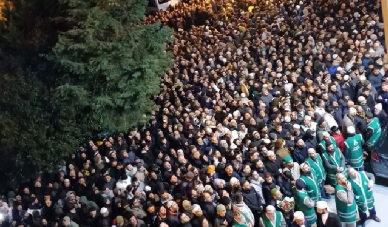 Menzil müritleri İzmir’de toplandı: ‘Laiklik dönemi bitmiştir’